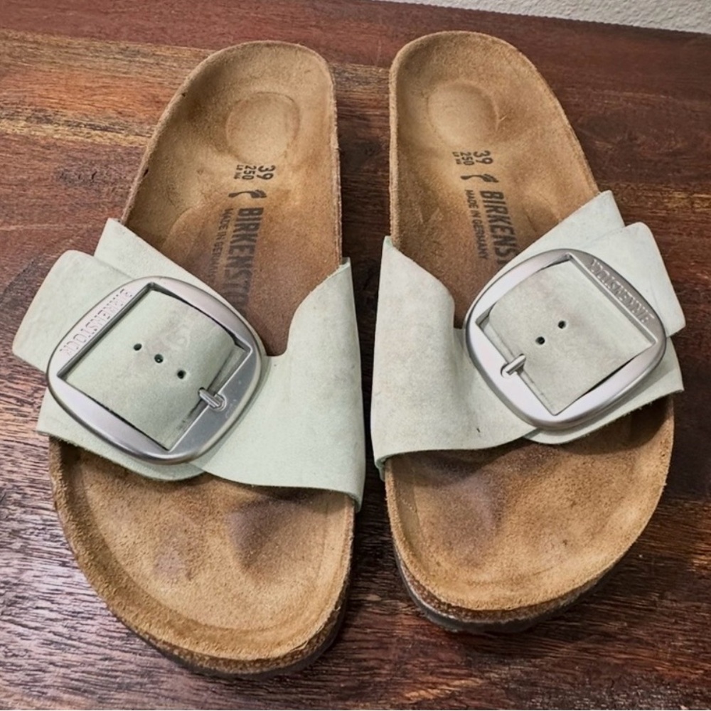 Madrid Big Buckle Nubuck Birkenstocks size 39/8-8.5‎